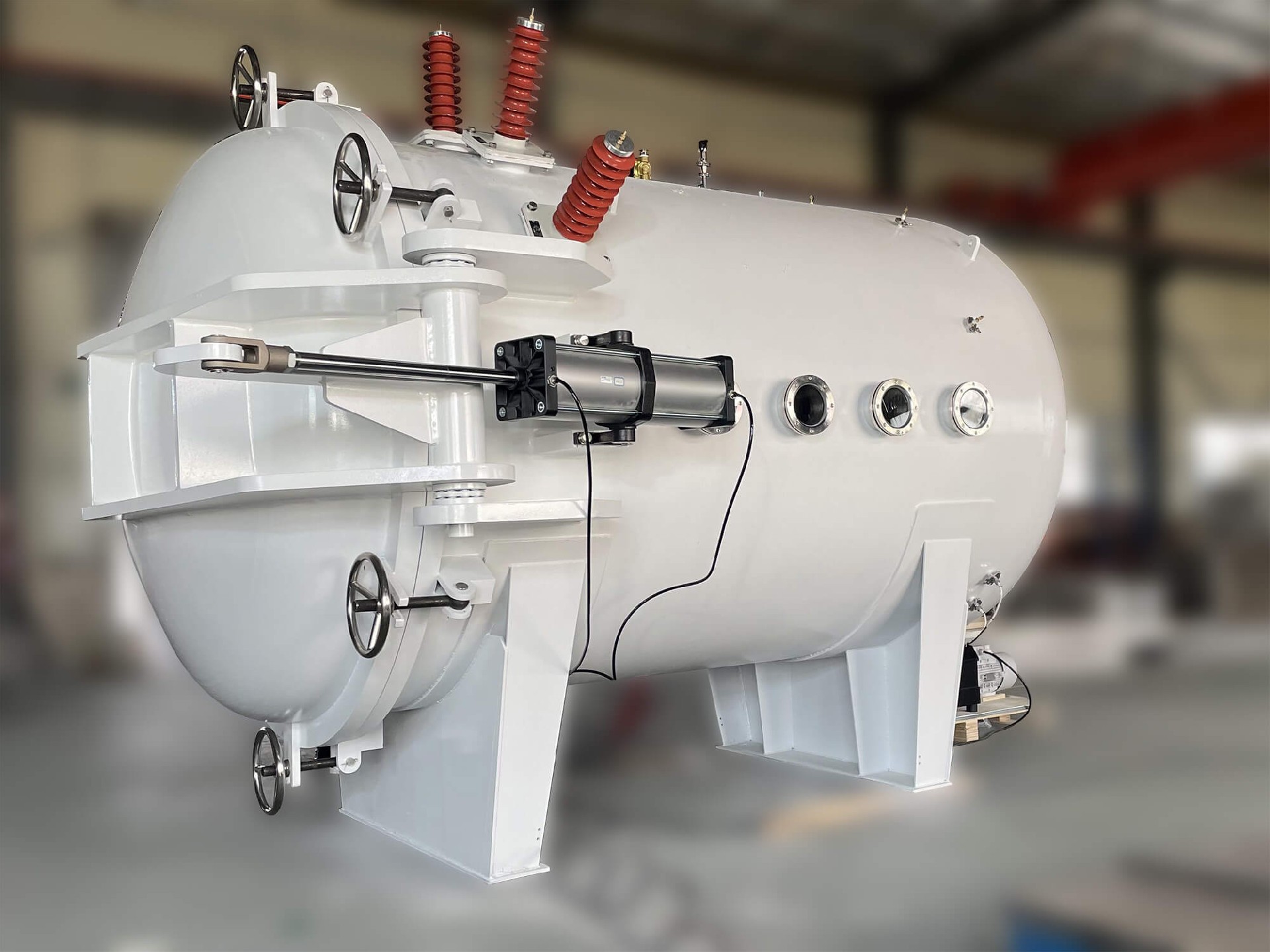 成功交付大型真空放电测试仓，助力客户高端科研与工业应用